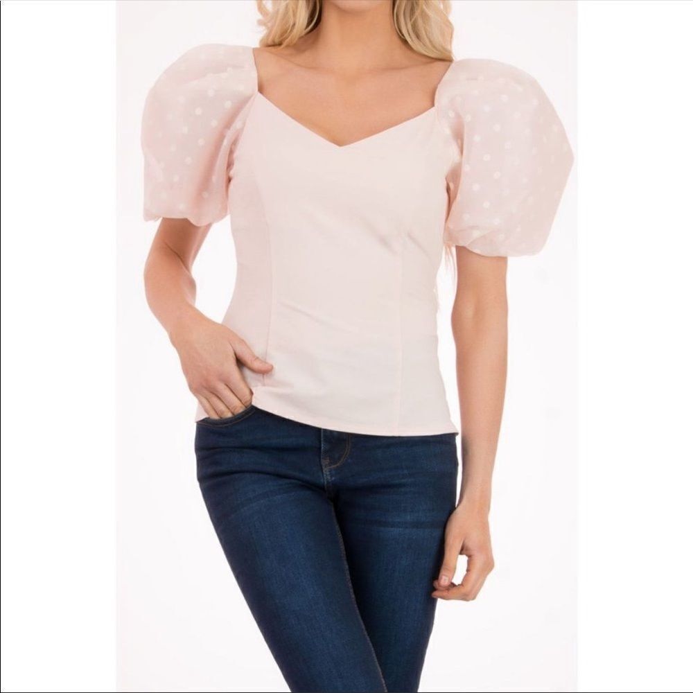✨HP✨Embroidered Polka Dot Puff Sleeves Blouse✨